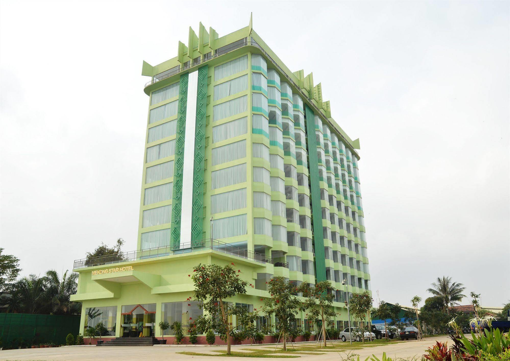 High Sky Hotel Phnom Penh Exterior foto
